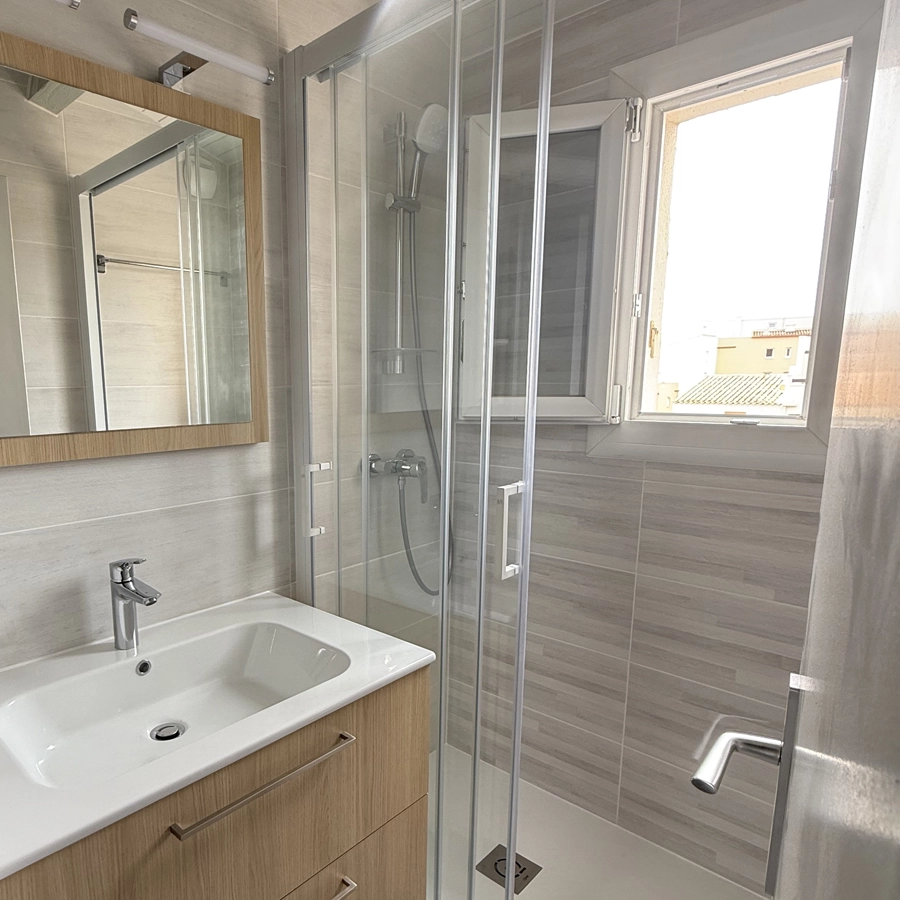 Capriton Atelier rénove une salle de bain au Cap d'Agde